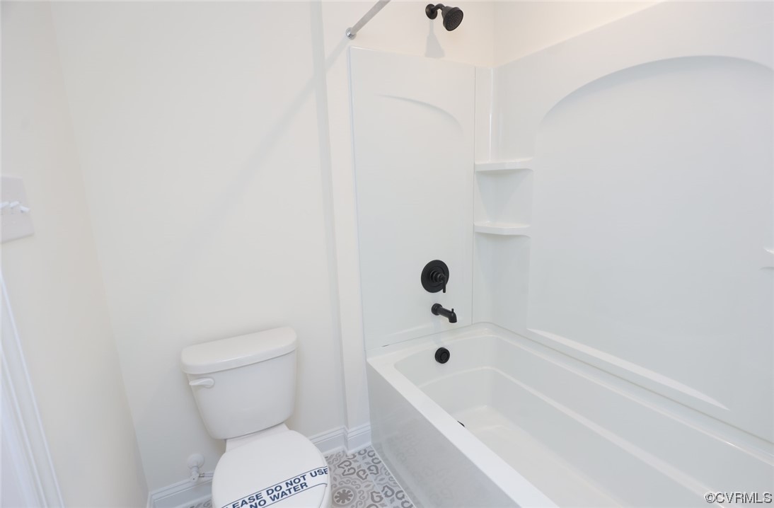 4357 Landfall Drive Williamsburg, VA 23185 - Photo 29 of 44 a bathroom with a toilet and a bathtub