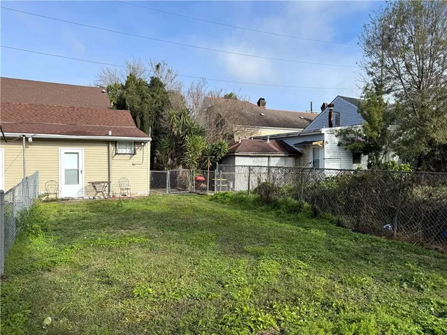 $1,550 | 4616 Annunciation Street, New Orleans, LA 70115