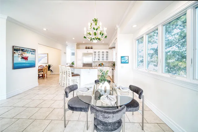 $5,250,000 | 861 Dune Road, Westhampton Beach, NY 11978