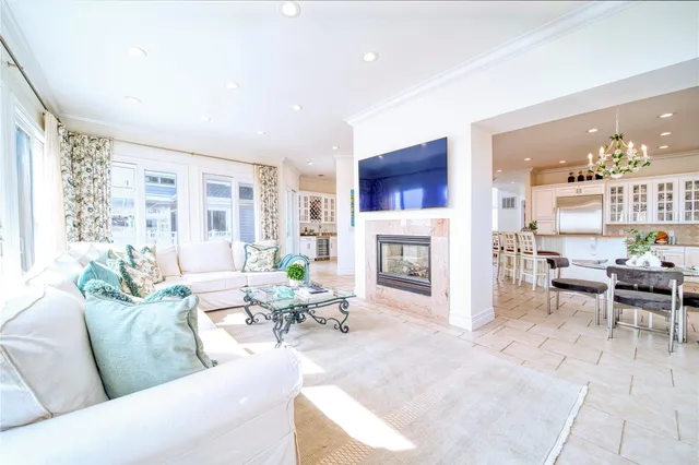 $5,250,000 | 861 Dune Road, Westhampton Beach, NY 11978