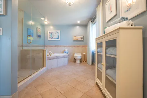 $5,250,000 | 861 Dune Road, Westhampton Beach, NY 11978