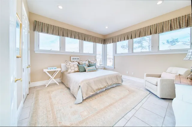 $5,250,000 | 861 Dune Road, Westhampton Beach, NY 11978