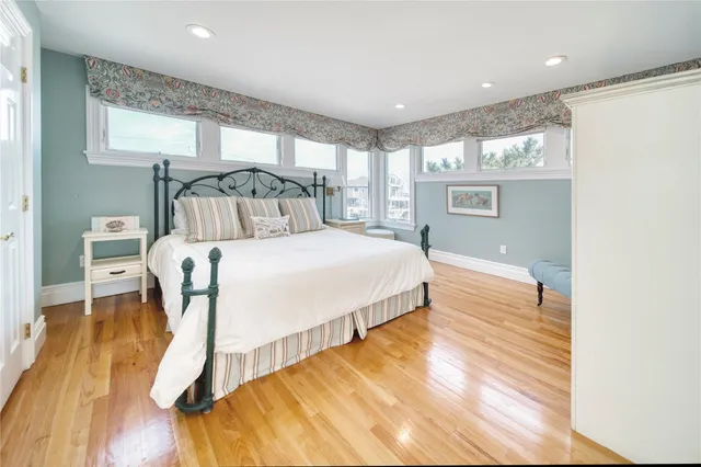 $5,250,000 | 861 Dune Road, Westhampton Beach, NY 11978