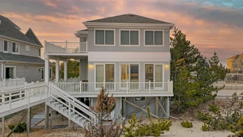 $5,250,000 | 861 Dune Road, Westhampton Beach, NY 11978