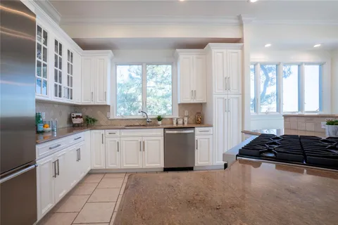 $5,250,000 | 861 Dune Road, Westhampton Beach, NY 11978