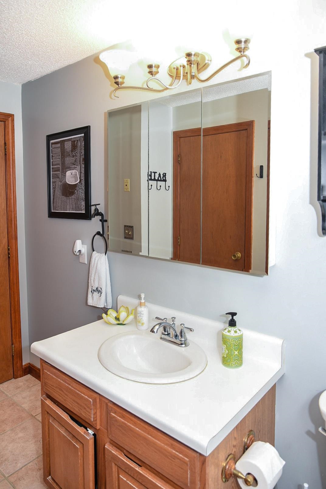 22 Edgewood Street Milford, NH 03055 - Photo 35 of 60