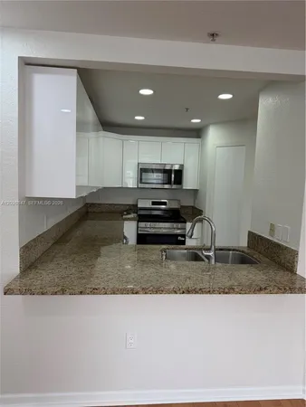 $2,850 | 10902 Northwest 83rd Street, Unit 111, Doral, FL 33178