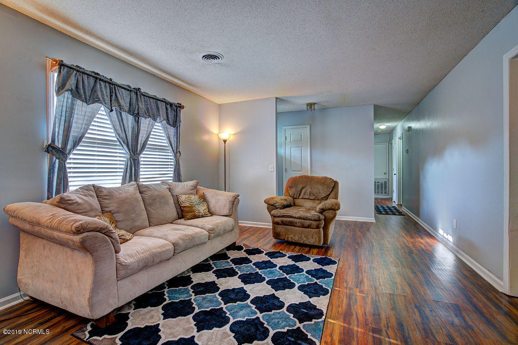 7016 Fallen Tree Road Wilmington, NC 28405 - Photo 4 of 28 Living_02