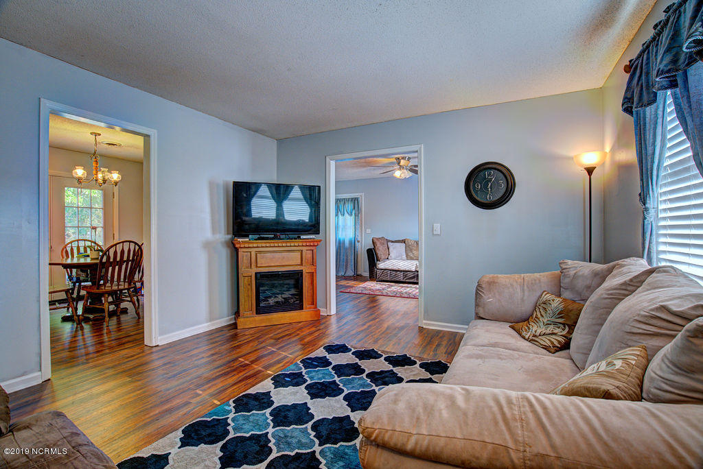 7016 Fallen Tree Road Wilmington, NC 28405 - Photo 6 of 28 Living_05
