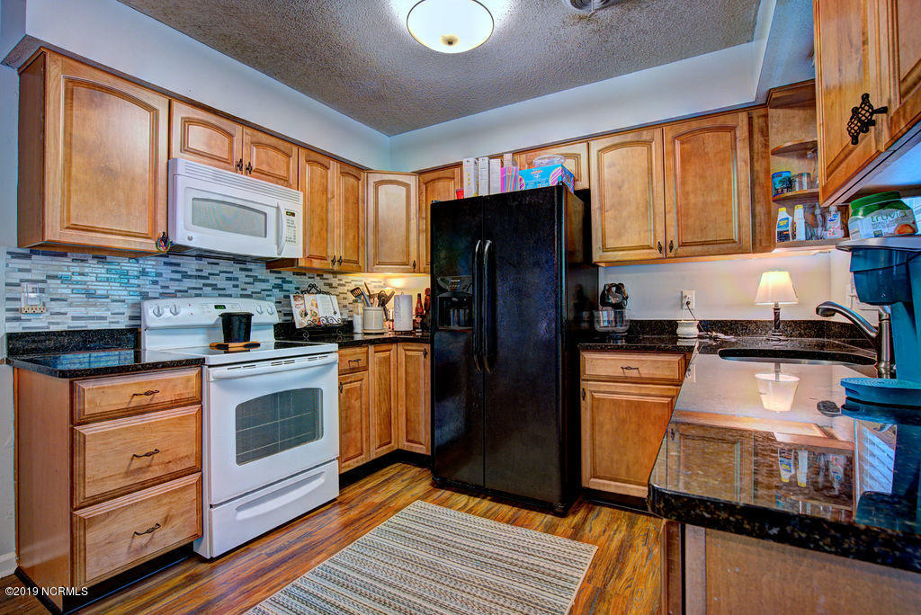 7016 Fallen Tree Road Wilmington, NC 28405 - Photo 7 of 28 Kitchen_02