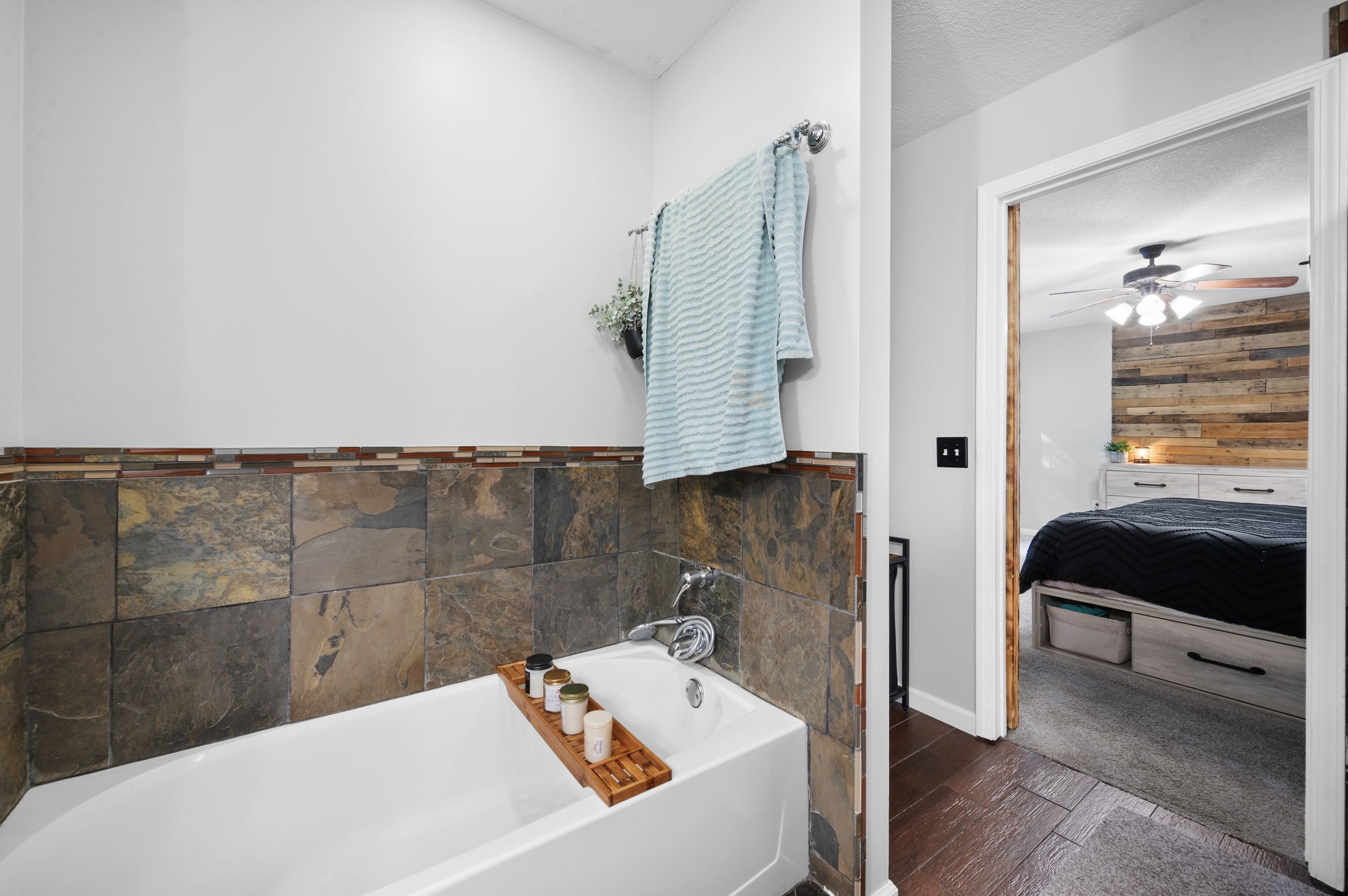 1197 Biter Road Cunningham, TN 37052 - Photo 18 of 38 a bathroom with a bathtub and a sink