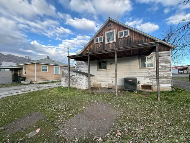 $399,000 | 418 13th Street, Clarkston, WA 99403