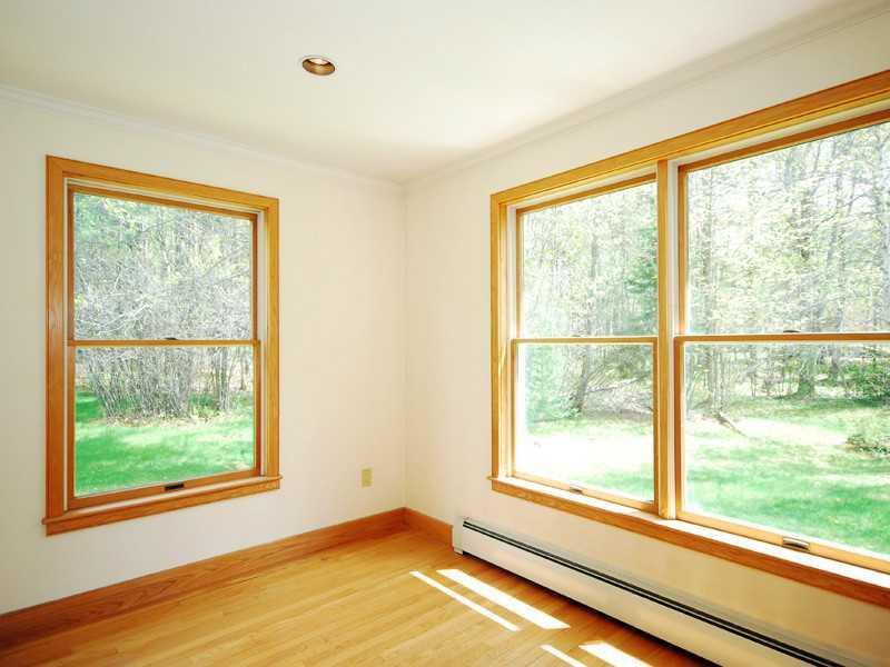 38 Old Shipyard Road Yarmouth, ME 04096 - Photo 5 of 34 Sunroom.