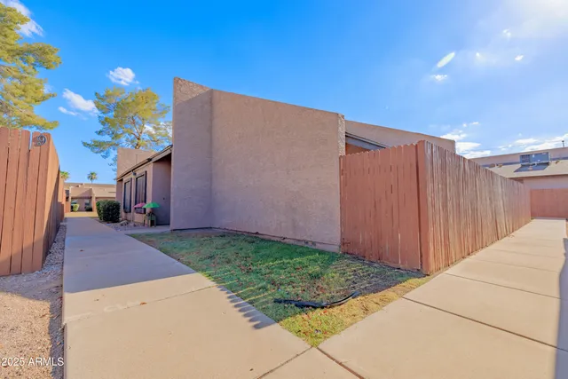 $257,500 | 629 North Mesa Drive, Unit 7, Mesa, AZ 85201