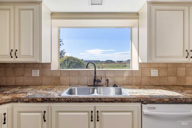 $670,000 | 415 West 300 South, Heyburn, ID 83336