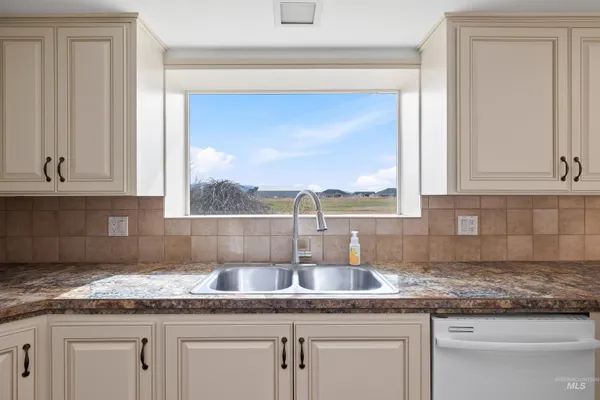 $595,000 | 415 West 300 South, Heyburn, ID 83336