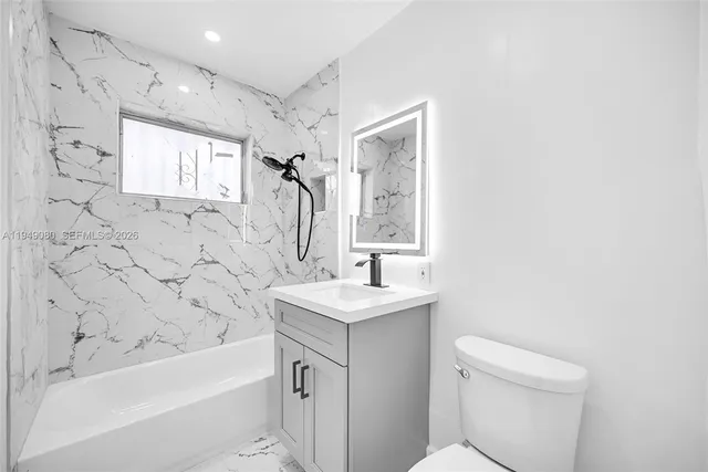 $3,300 | 645 Northeast 149th Street, Unit 645, Miami, FL 33162