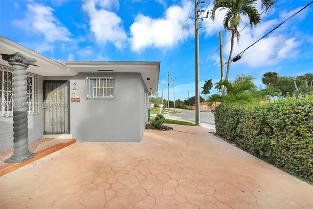 $3,300 | 645 Northeast 149th Street, Unit 645, Miami, FL 33162