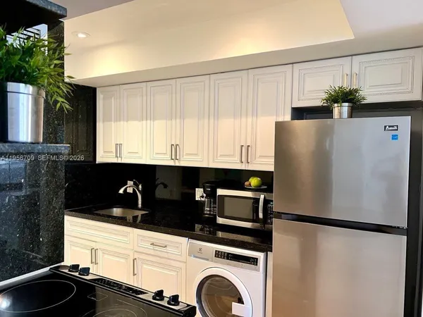 $2,799 | 3505 South Ocean Drive, Unit 619, Hollywood, FL 33019
