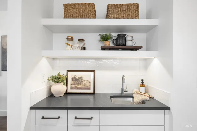 $565,000 | 3057 North Lapis Avenue, Meridian, ID 83646