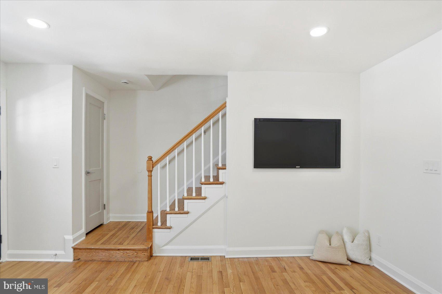 5819 Leith Walk Baltimore, MD 21239 - Photo 8 of 40