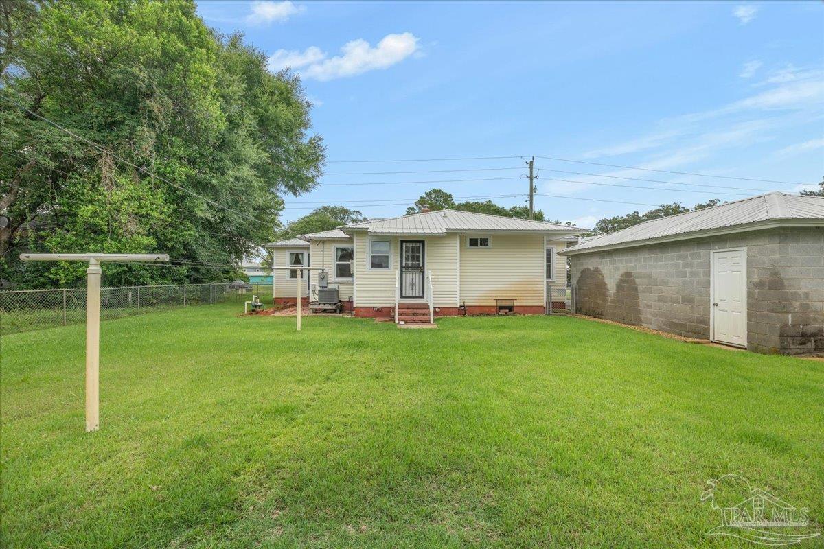 422 Gibbs Road Pensacola, FL 32507 - Photo 32 of 36