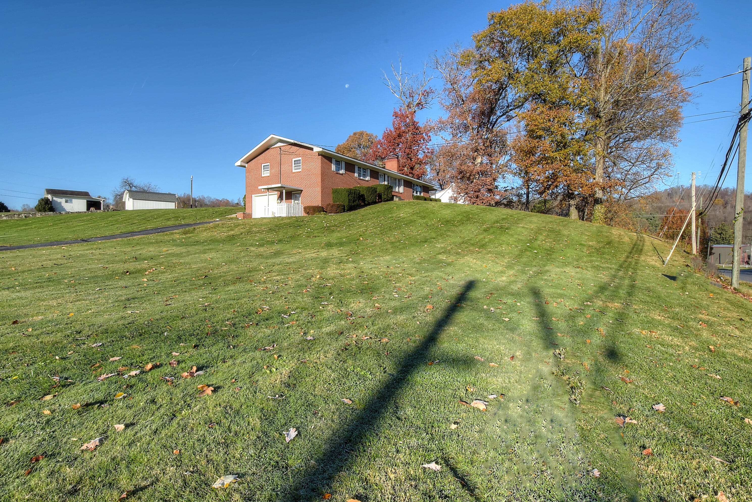 2502 State Line Road Elizabethton, TN 37643 - Photo 4 of 30 DSC_0031_2_3_4_5_6