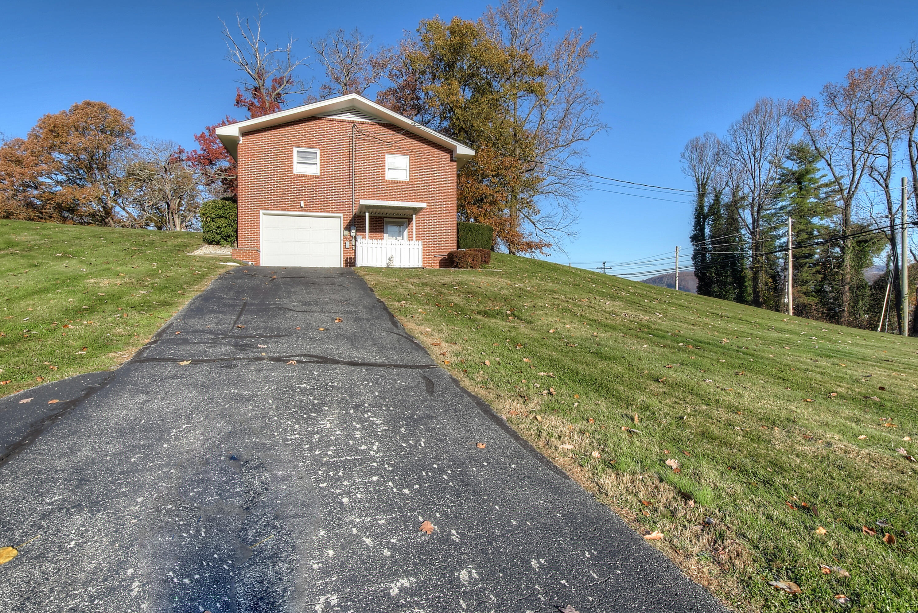2502 State Line Road Elizabethton, TN 37643 - Photo 5 of 30 DSC_0037_38_39_40_41_42