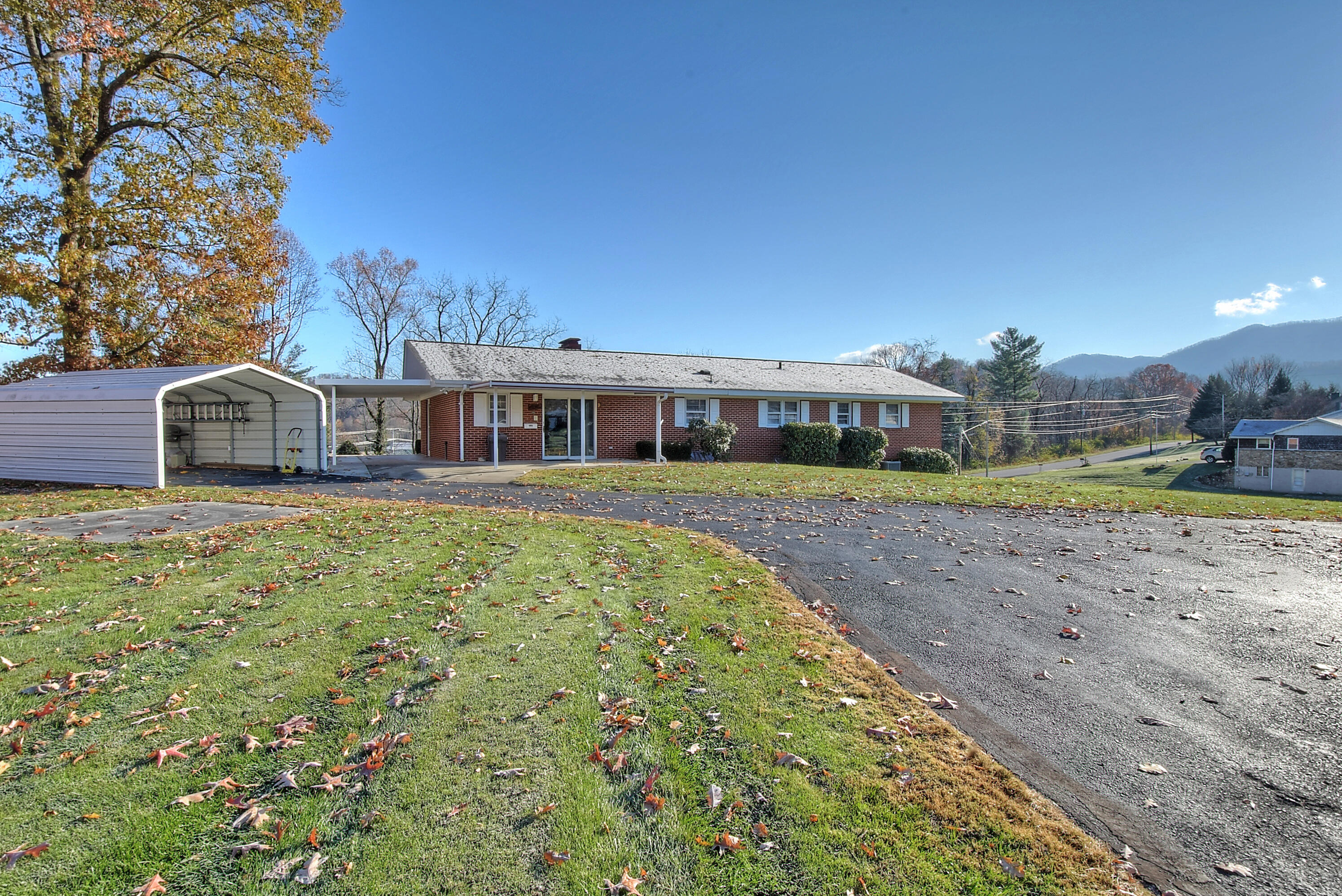 2502 State Line Road Elizabethton, TN 37643 - Photo 7 of 30 DSC_0049_50_51_52_53_54