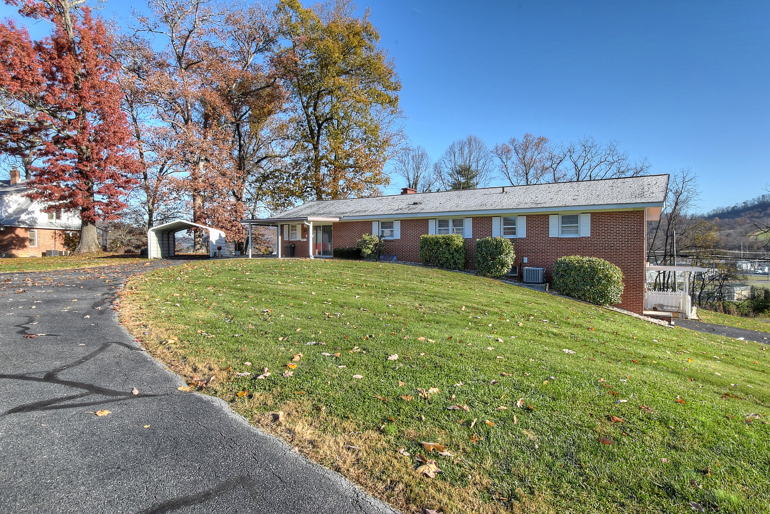2502 State Line Road Elizabethton, TN 37643 - Photo 8 of 30 DSC_0055_56_57_58_59_60