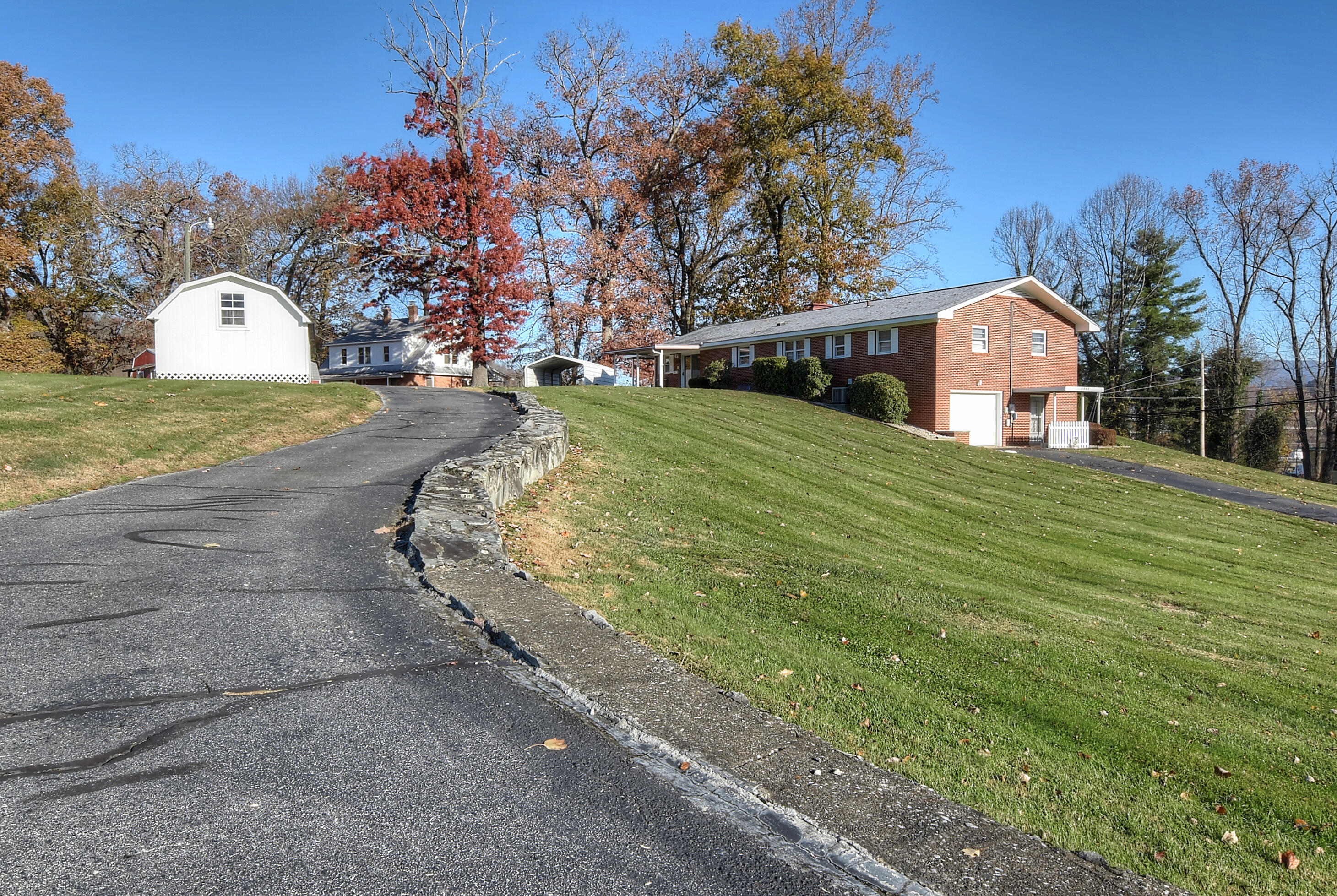 2502 State Line Road Elizabethton, TN 37643 - Photo 9 of 30 DSC_0061_2_3_4_5_6