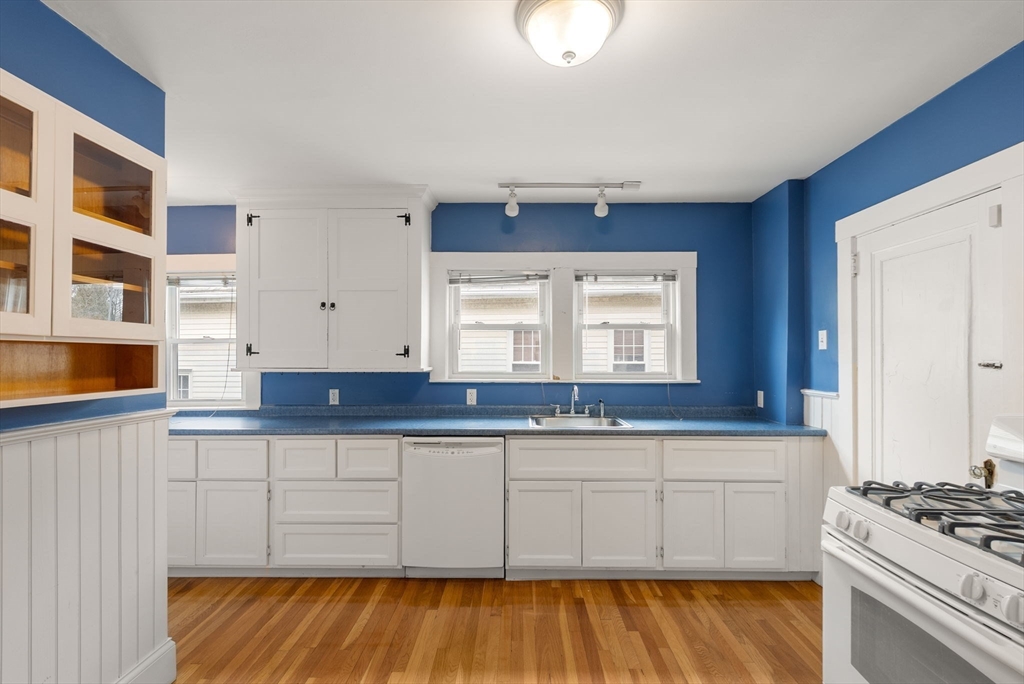 27-28 Seagrave Road Cambridge, MA 02140 - Photo 27 of 29