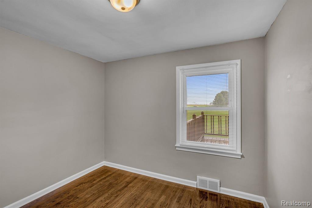 1024 Capac Road Allenton, MI 48002 - Photo 13 of 26