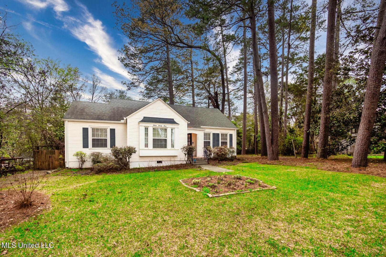 1523 Myrtle Street Jackson, MS 39202 - Photo 2 of 29 P3020039-Edit