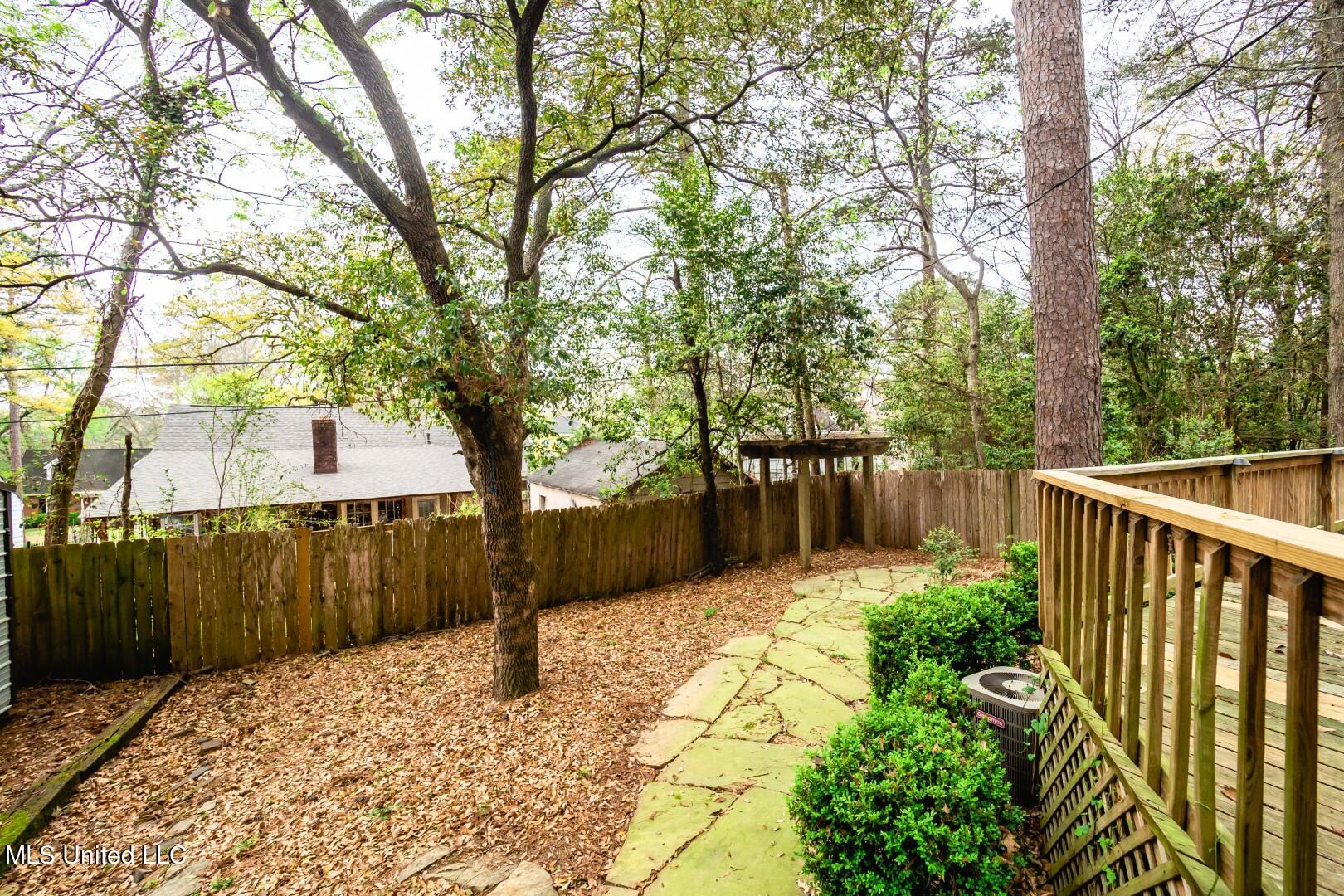1523 Myrtle Street Jackson, MS 39202 - Photo 5 of 29 P3020042