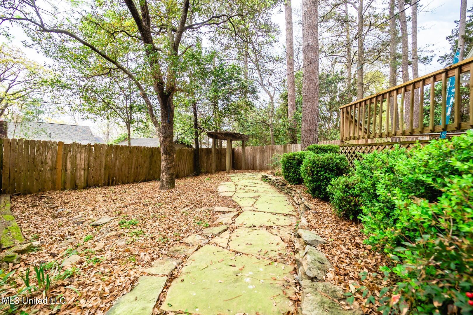 1523 Myrtle Street Jackson, MS 39202 - Photo 8 of 29 P3020045