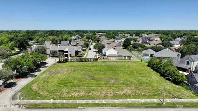 $305,000 | 4600 West Congress Street, Lafayette, LA 70506