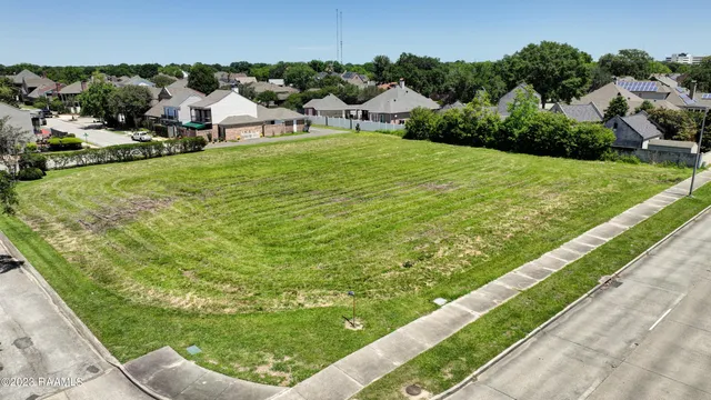 $305,000 | 4600 West Congress Street, Lafayette, LA 70506