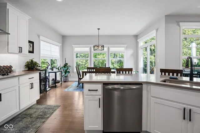 $675,000 | 454 Gainsboro Drive, West Lafayette, IN 47906