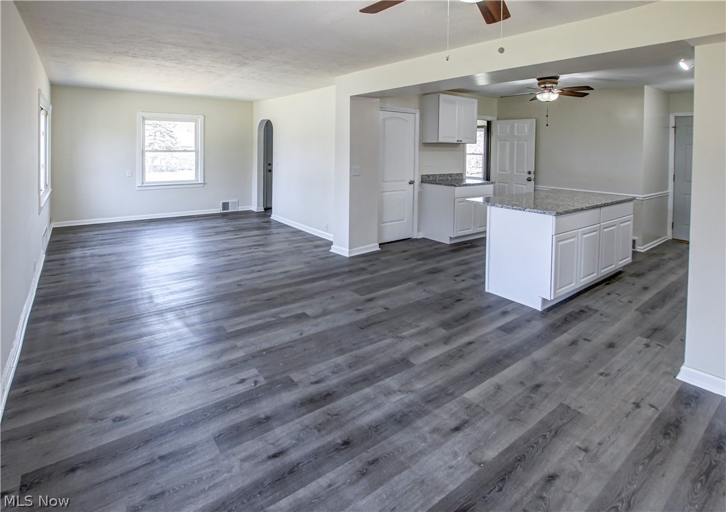 1423 Lorimer Road Cleveland, OH 44134 - Photo 11 of 31