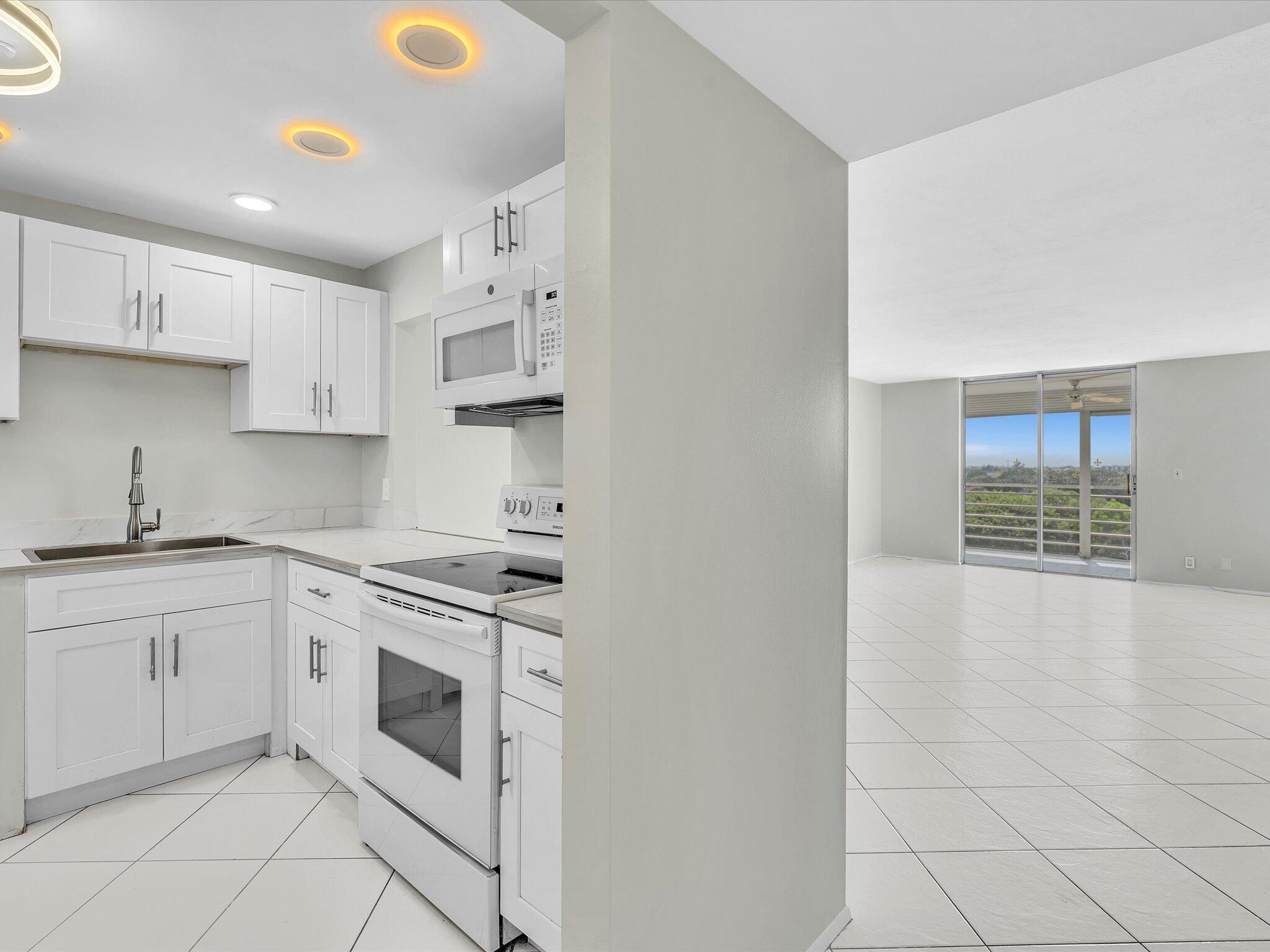 6161 Northwest 2nd Avenue Boca Raton, FL 33487 - Photo 5 of 46 05-FPP00226