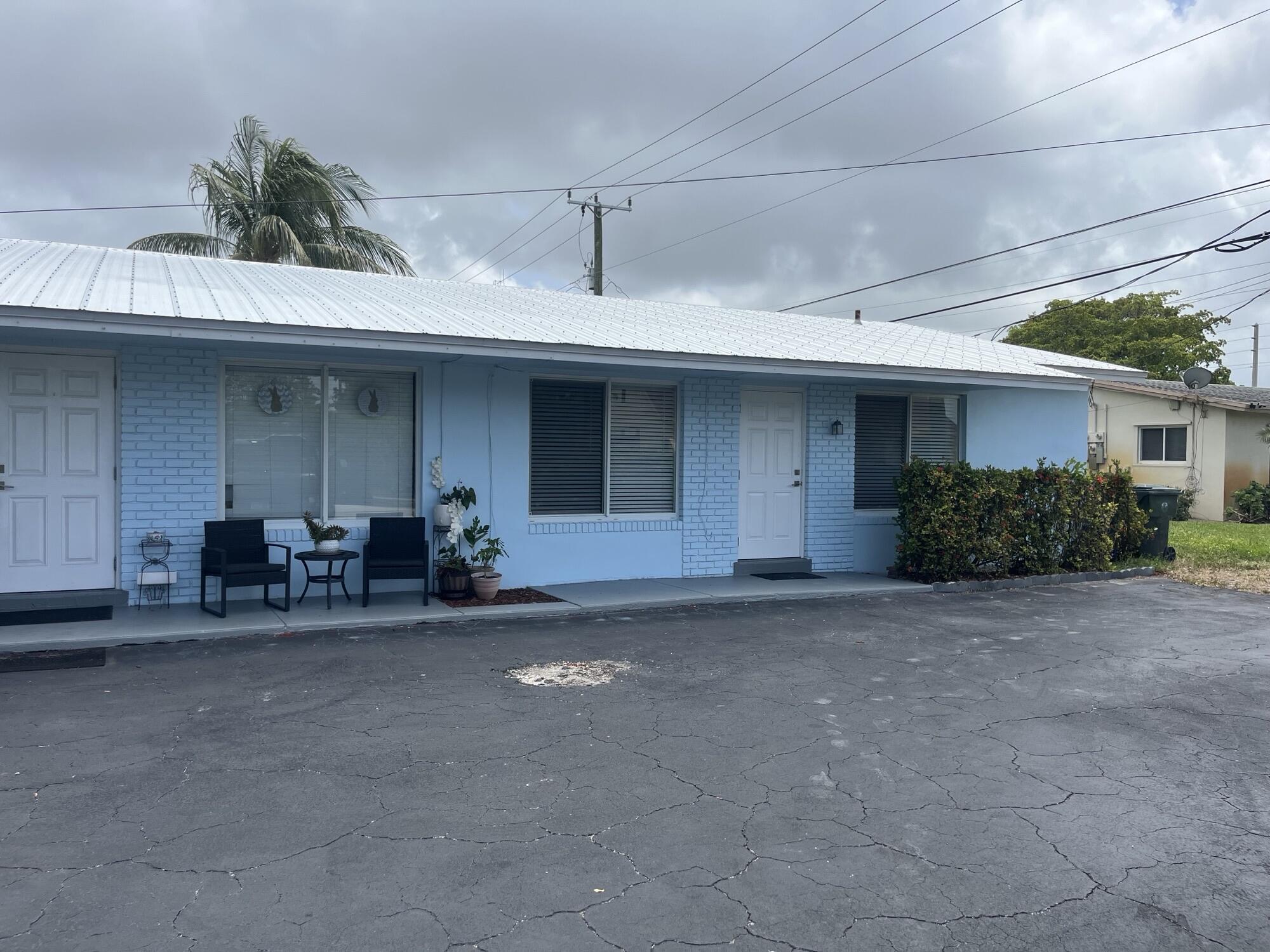 196 Northeast 28th Street Boca Raton, FL 33431 - Photo 3 of 10 196 NE 28th Street