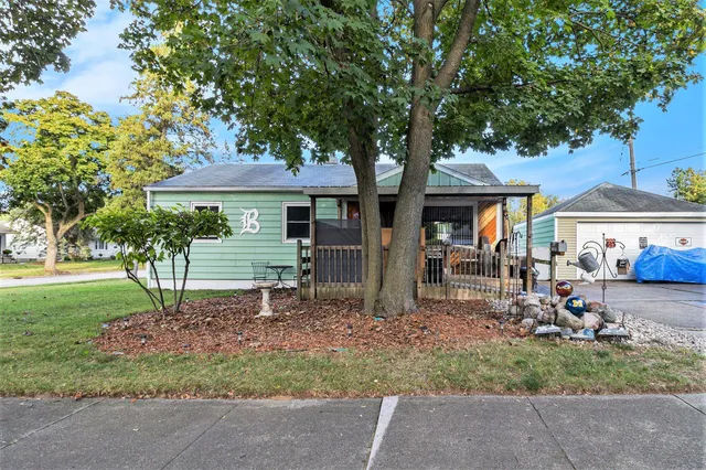 $99,000 | 2901 Palmer Street, Lansing, MI 48910