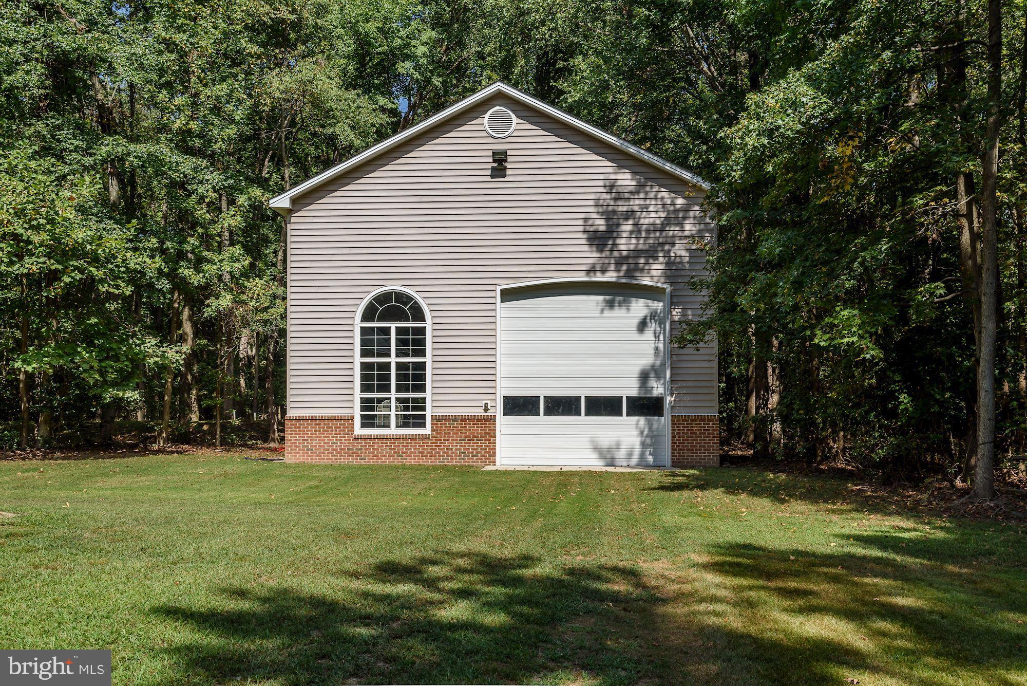 8222 Ventnor Road Pasadena, MD 21122 - Photo 3 of 46 36'x52' Heated Garage/Barn