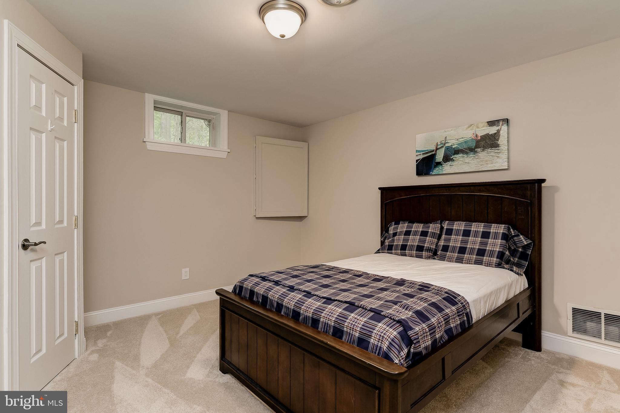 8222 Ventnor Road Pasadena, MD 21122 - Photo 25 of 46 Ample Room for Guests