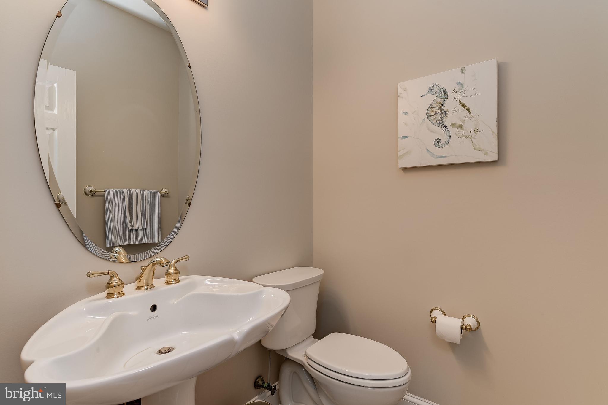 8222 Ventnor Road Pasadena, MD 21122 - Photo 27 of 46 Powder Room