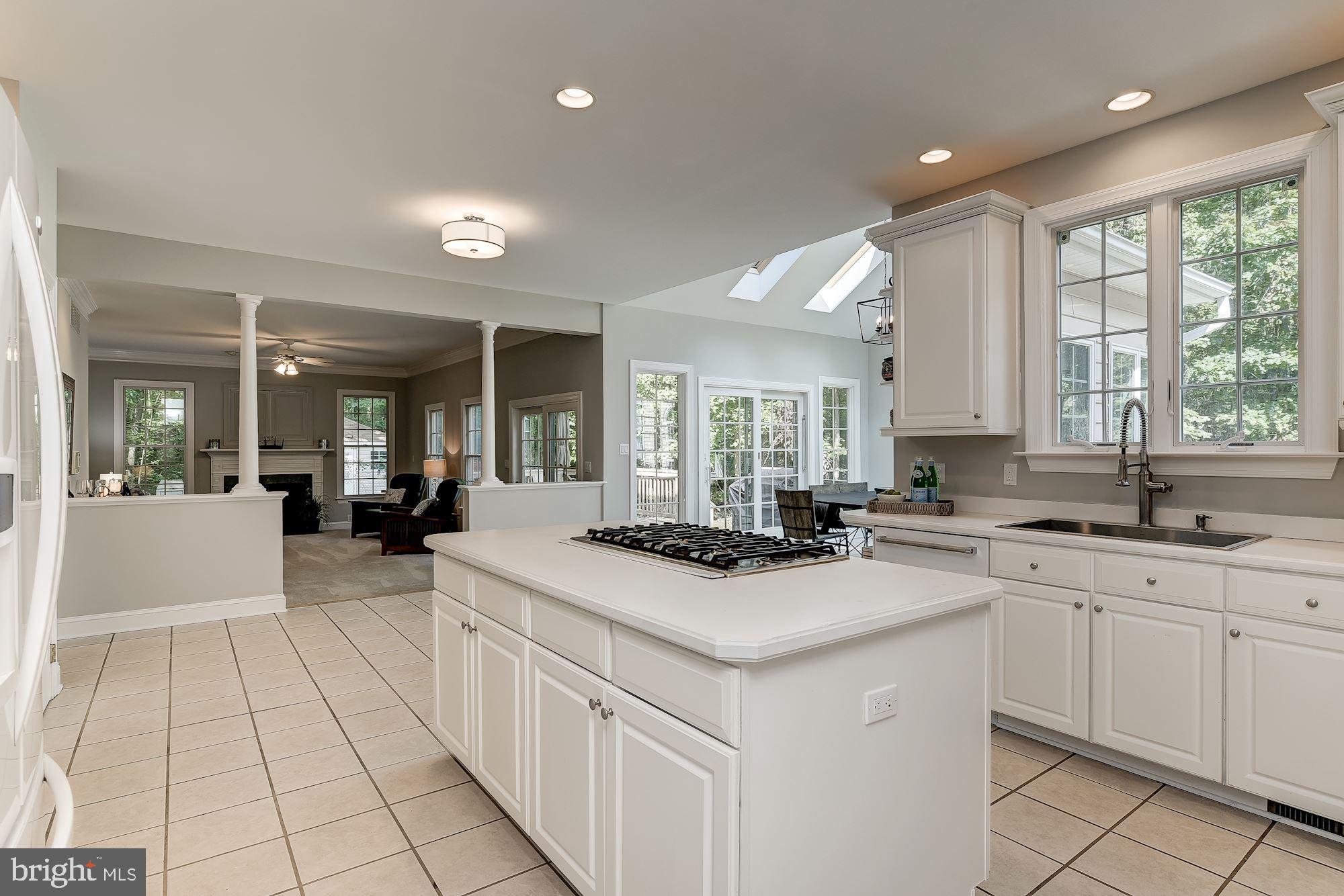 8222 Ventnor Road Pasadena, MD 21122 - Photo 9 of 46 Large Great Room