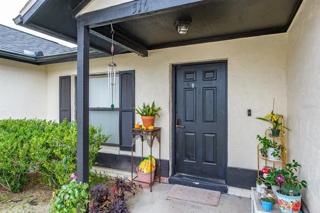 $365,000 | 516 Rapid Falls Drive, Brandon, FL 33511