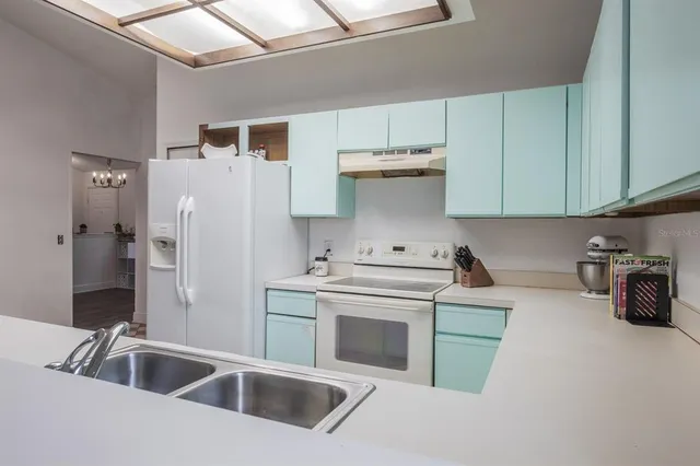 $365,000 | 516 Rapid Falls Drive, Brandon, FL 33511