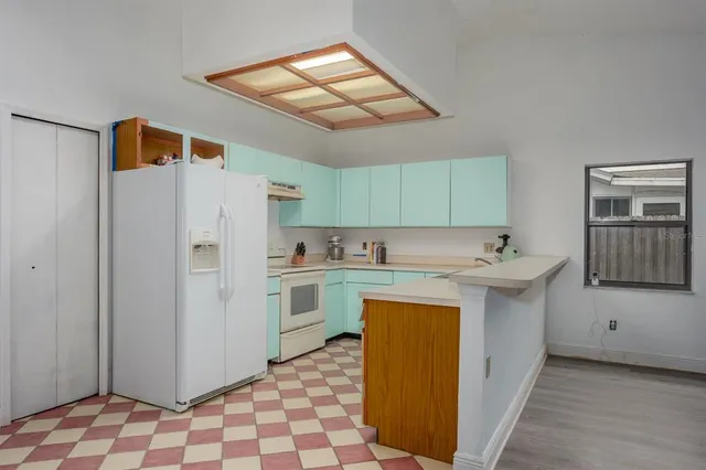 $365,000 | 516 Rapid Falls Drive, Brandon, FL 33511